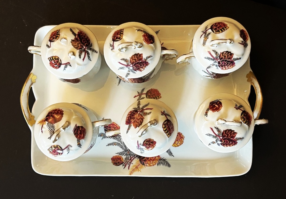 Six Limoges Porcelain Cream Pots Decorated With Pine Cones, With A Tray-photo-3