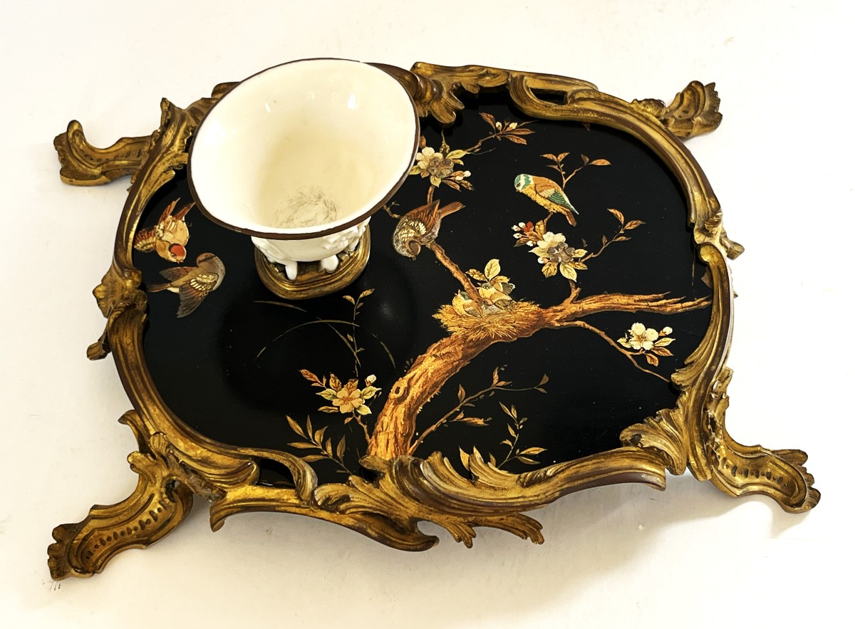 The Crystal Staircase, Lacquer Inkwell, Kangxi Porcelain And Gilt Bronze. Signed-photo-2