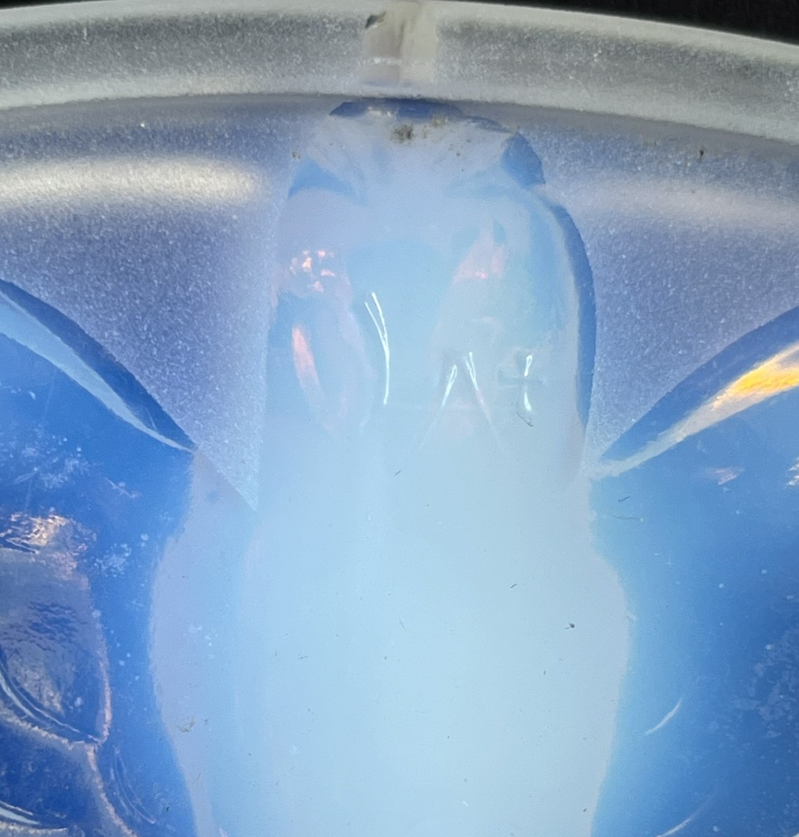 Boris Lacroix, six grandes tulipes art déco en verre opalescent à décor de perruches-photo-3