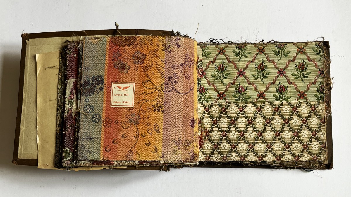 Recueil d'échantillons de tissus des années  30, avec 68 échantillons.-photo-5