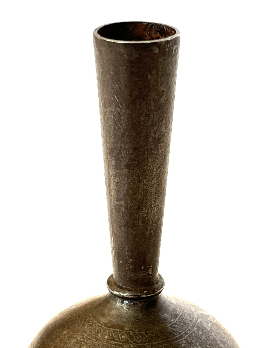 Small Vase In Gold-inlaid Steel, Qajar Iran, 19th Century-photo-1