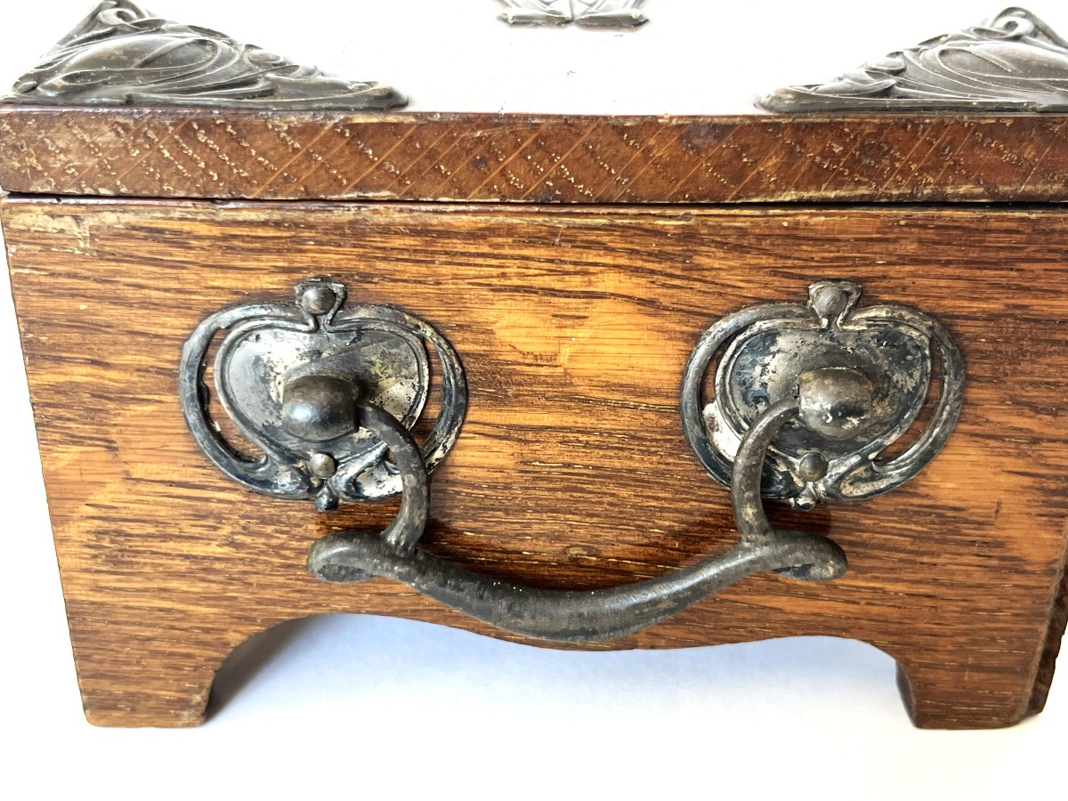 Art Nouveau, Arts And Craft Box In Oak And Silver-plated Metal-photo-4