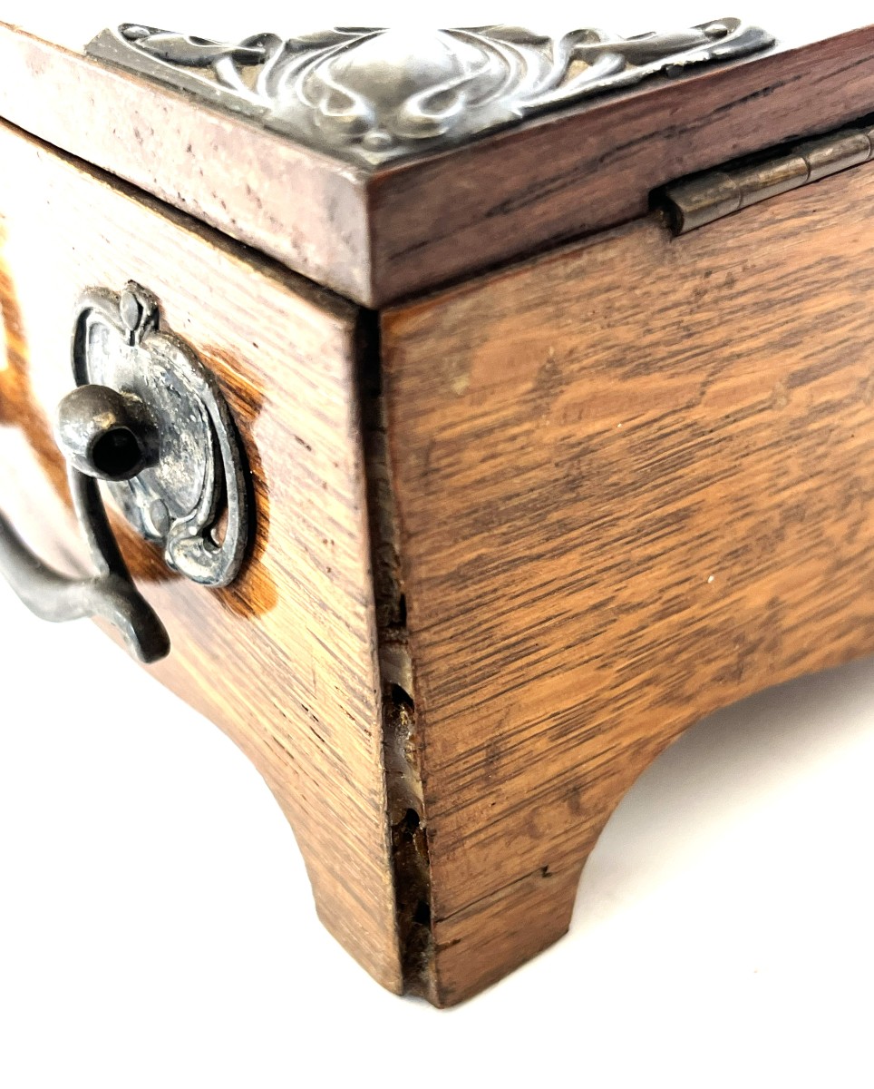 Art Nouveau, Arts And Craft Box In Oak And Silver-plated Metal-photo-4