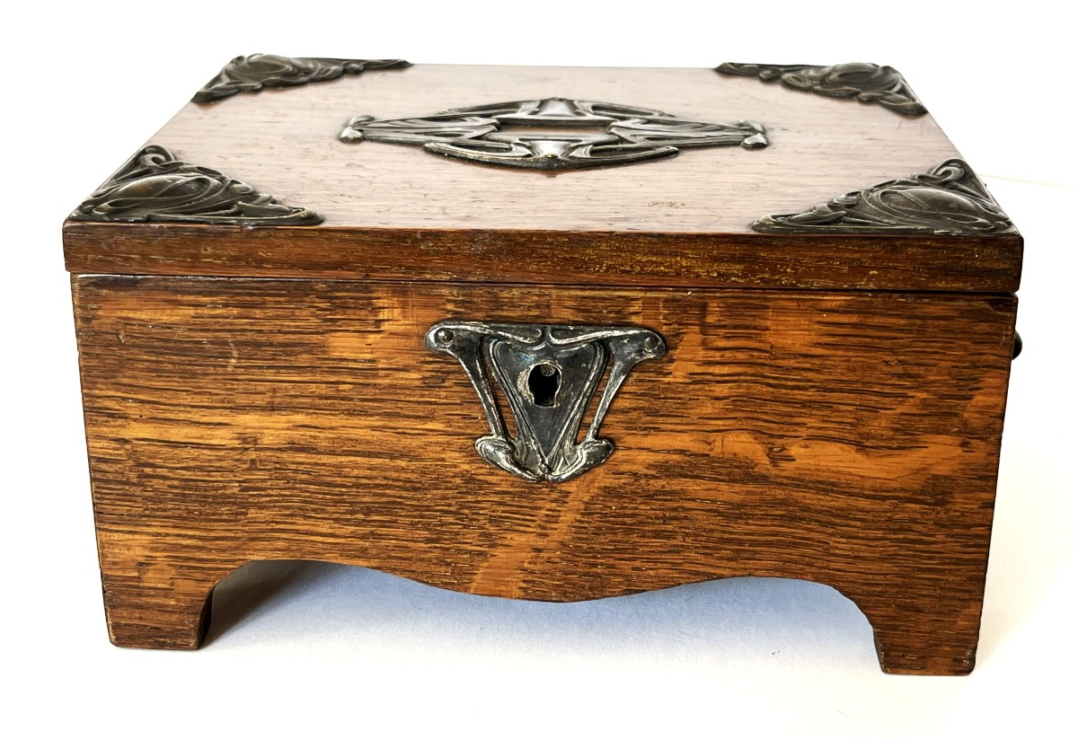 Art Nouveau, Arts And Craft Box In Oak And Silver-plated Metal-photo-5