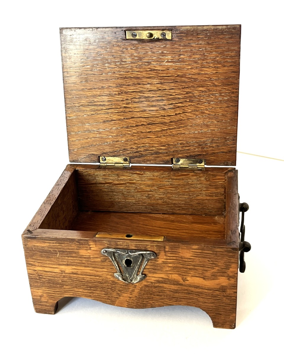 Art Nouveau, Arts And Craft Box In Oak And Silver-plated Metal-photo-6
