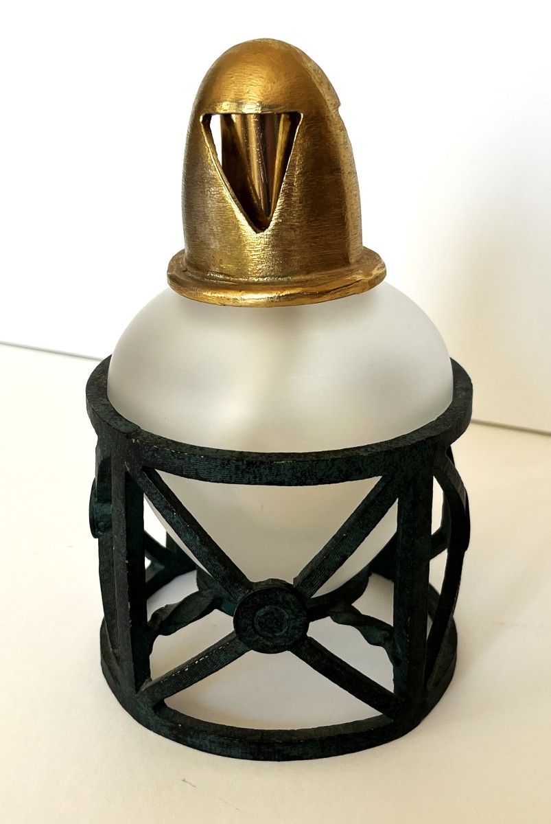 Lampe Berger en métal patiné bronze et verre, numérotée 214/1000