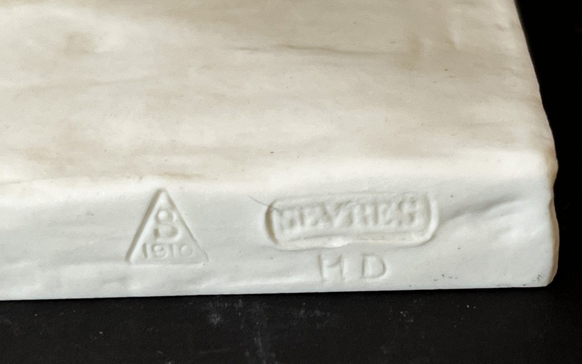 Manufacture Nationale de Sèvres  1910,  Henri Varenne (1860/1933), l'élégante, biscuit.-photo-3