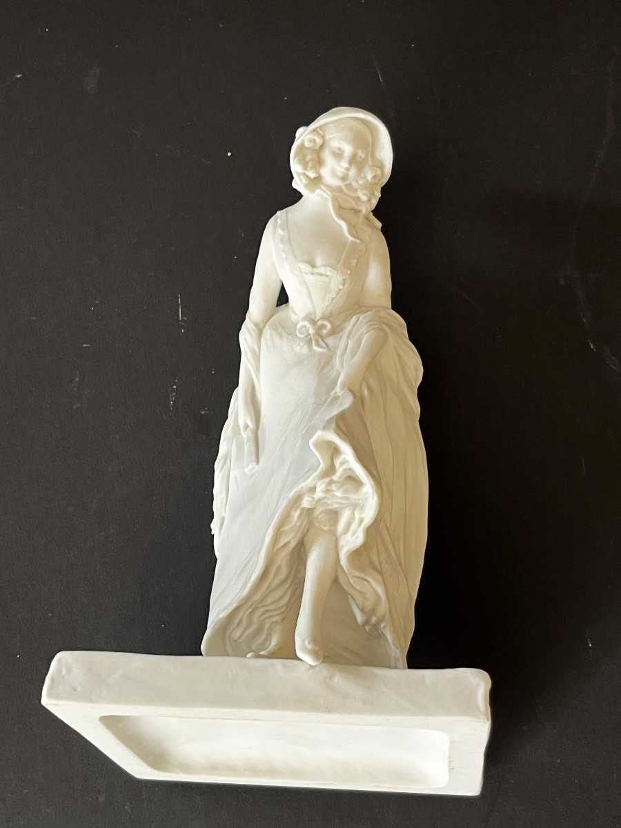 Manufacture Nationale de Sèvres  1910,  Henri Varenne (1860/1933), l'élégante, biscuit.-photo-4