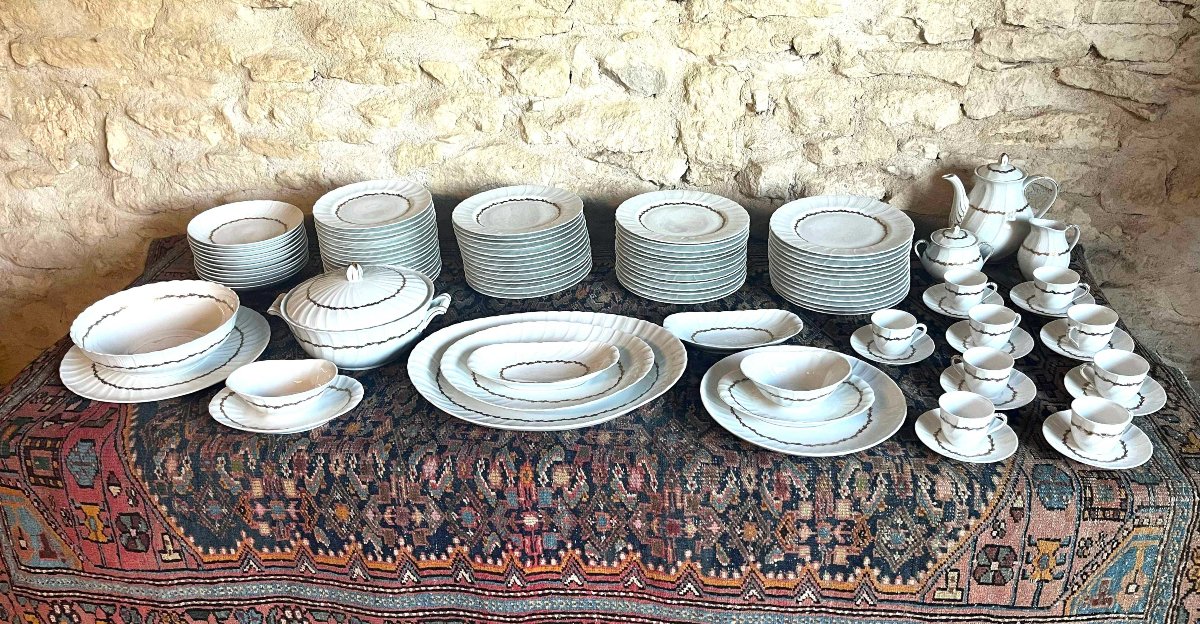 Bernardaud à Limoges très important service "Musset" des années 50, composé de 100 pièces