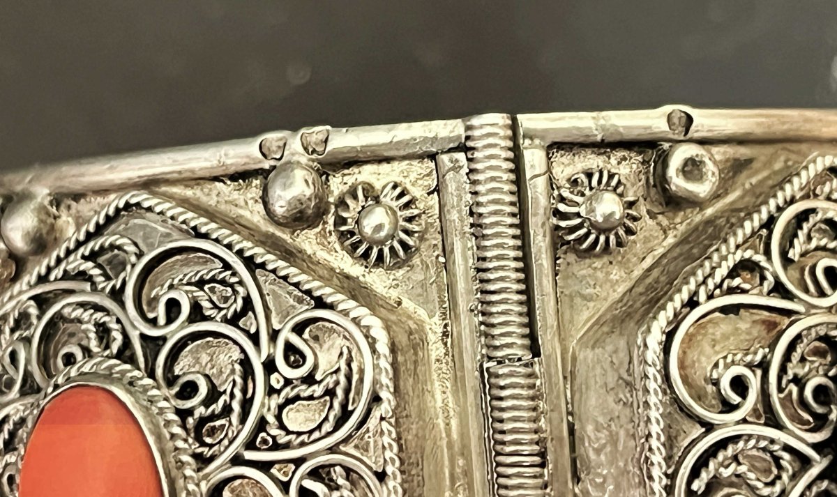 Berber (kabyle) Bracelet Made Of Silver And Coral, With A Silver Hallmark Featuring A Crab.-photo-3