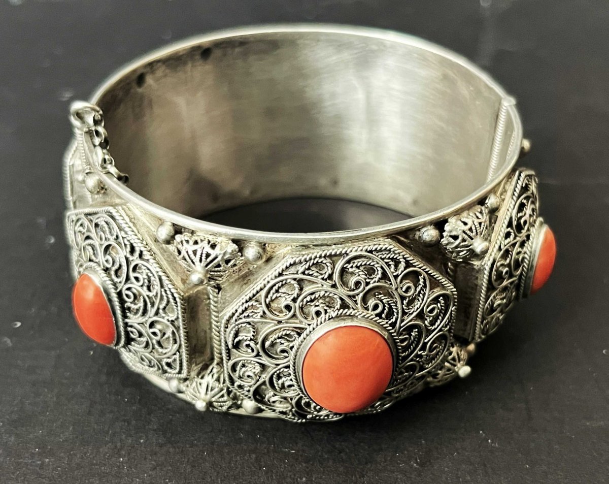 Berber (kabyle) Bracelet Made Of Silver And Coral, With A Silver Hallmark Featuring A Crab.-photo-5