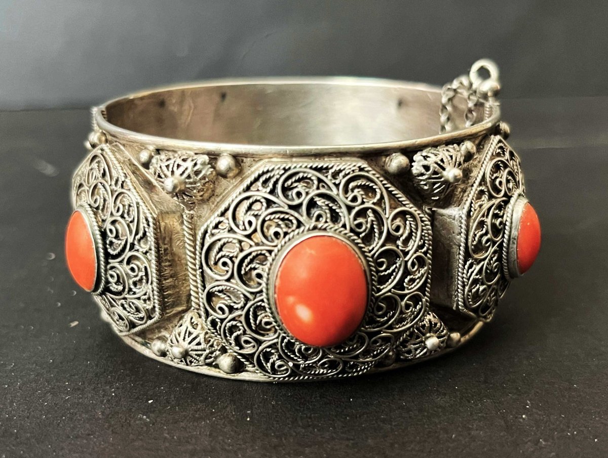 Berber (kabyle) Bracelet Made Of Silver And Coral, With A Silver Hallmark Featuring A Crab.