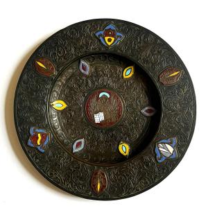 Venise 19ème plat en bronze gravé et émaux champlevés avec armoiries