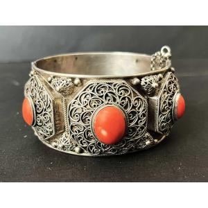 Bracelet Berbère, Kabyle, en argent et corail, poinçon d'argent au crabe.