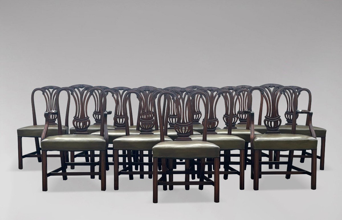 Large Set Of 14 Hepplewhite Style Mahogany Dining Chairs-photo-2