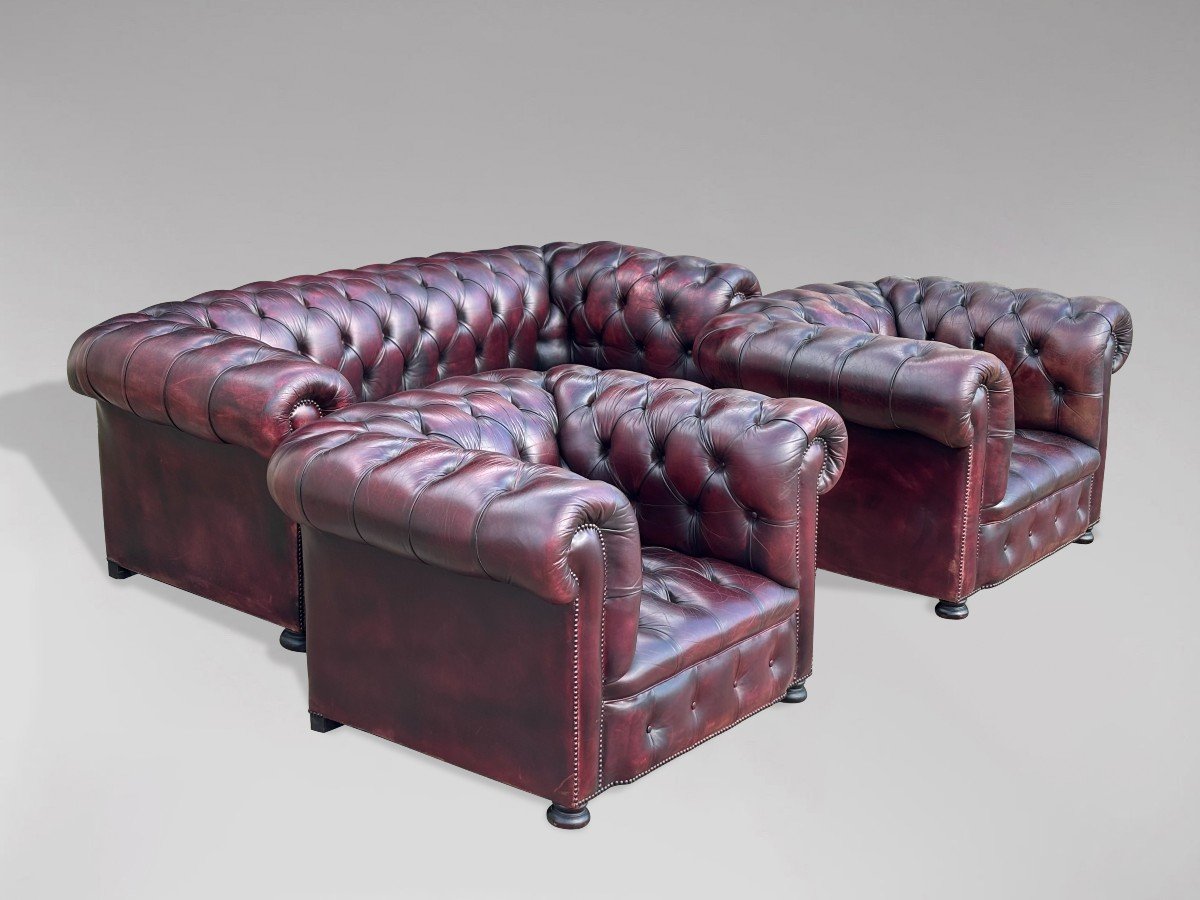 Quality Set Of Leather Chesterfield Sofa & A Pair Of Club Armchairs-photo-3