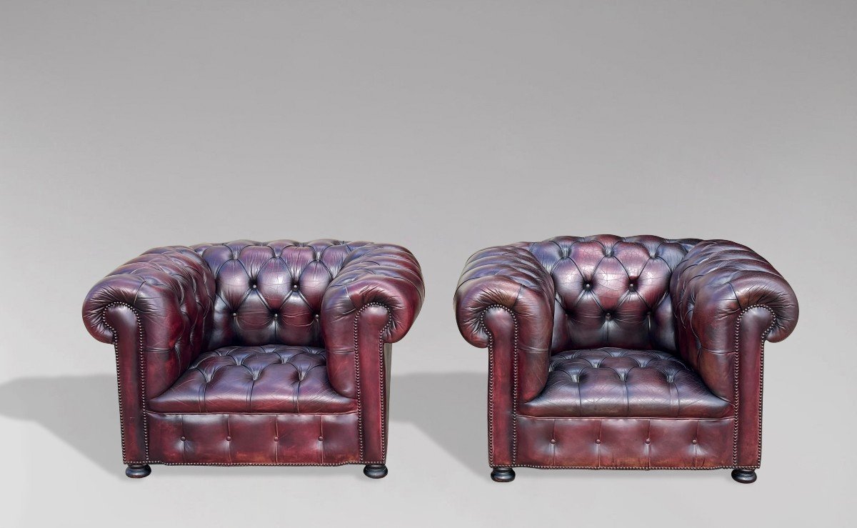 Quality Set Of Leather Chesterfield Sofa & A Pair Of Club Armchairs-photo-1