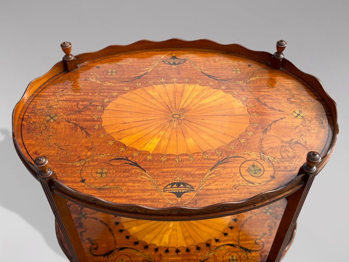 Table Etagère Ovale en Marqueterie de la Période Édouardienne -photo-3