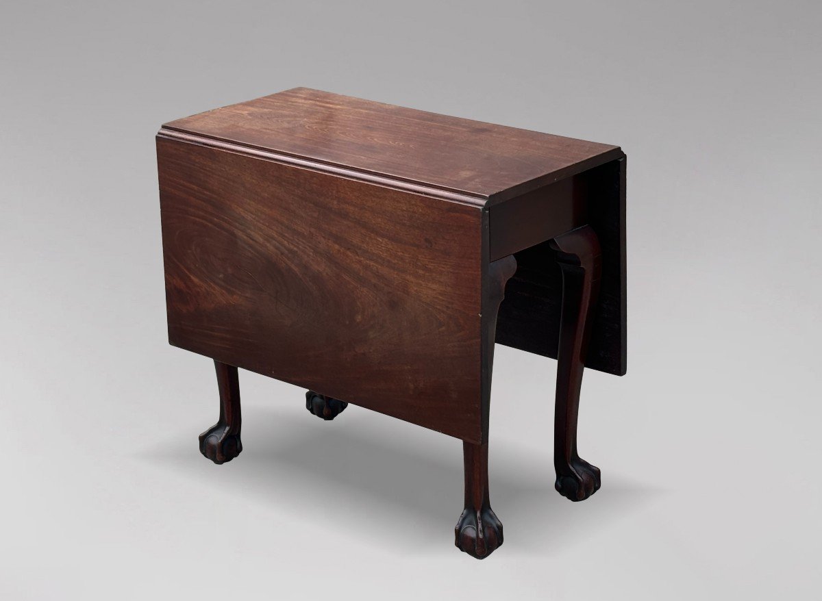Untouched 18th Century George II Period Mahogany Drop Leaf Dining Table