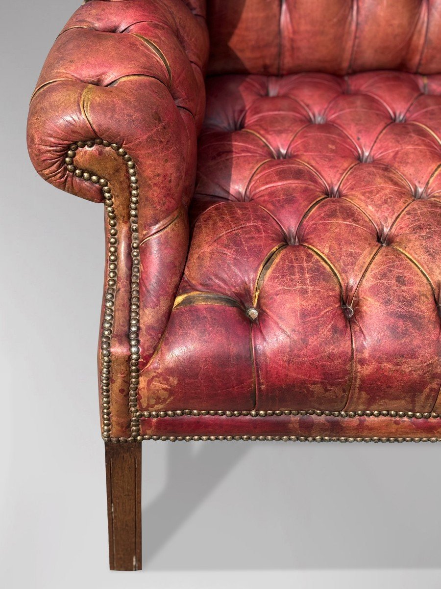19ème Siècle, Fauteuil à Boutons Complets en Cuir Rouge Intouché -photo-1