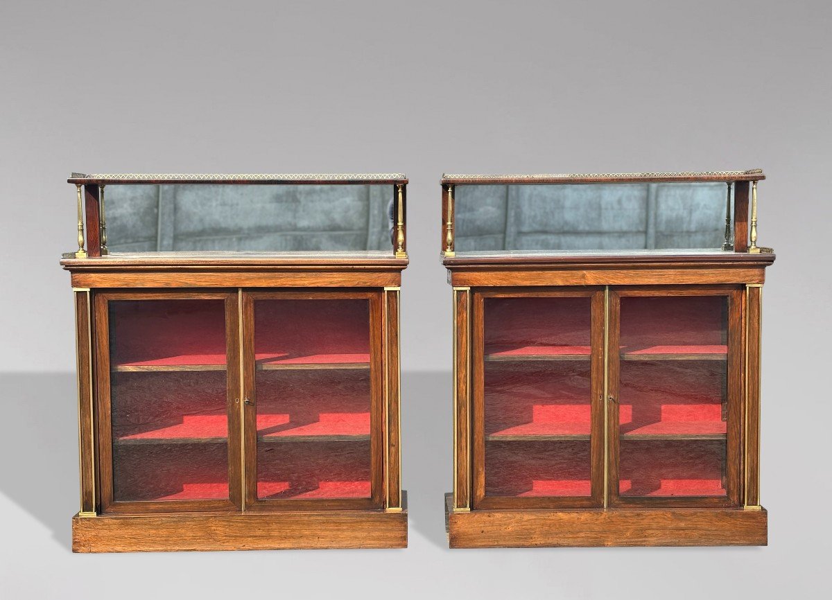Paire de Chiffonniers en Palissandre d'Époque Régence Début 19ème