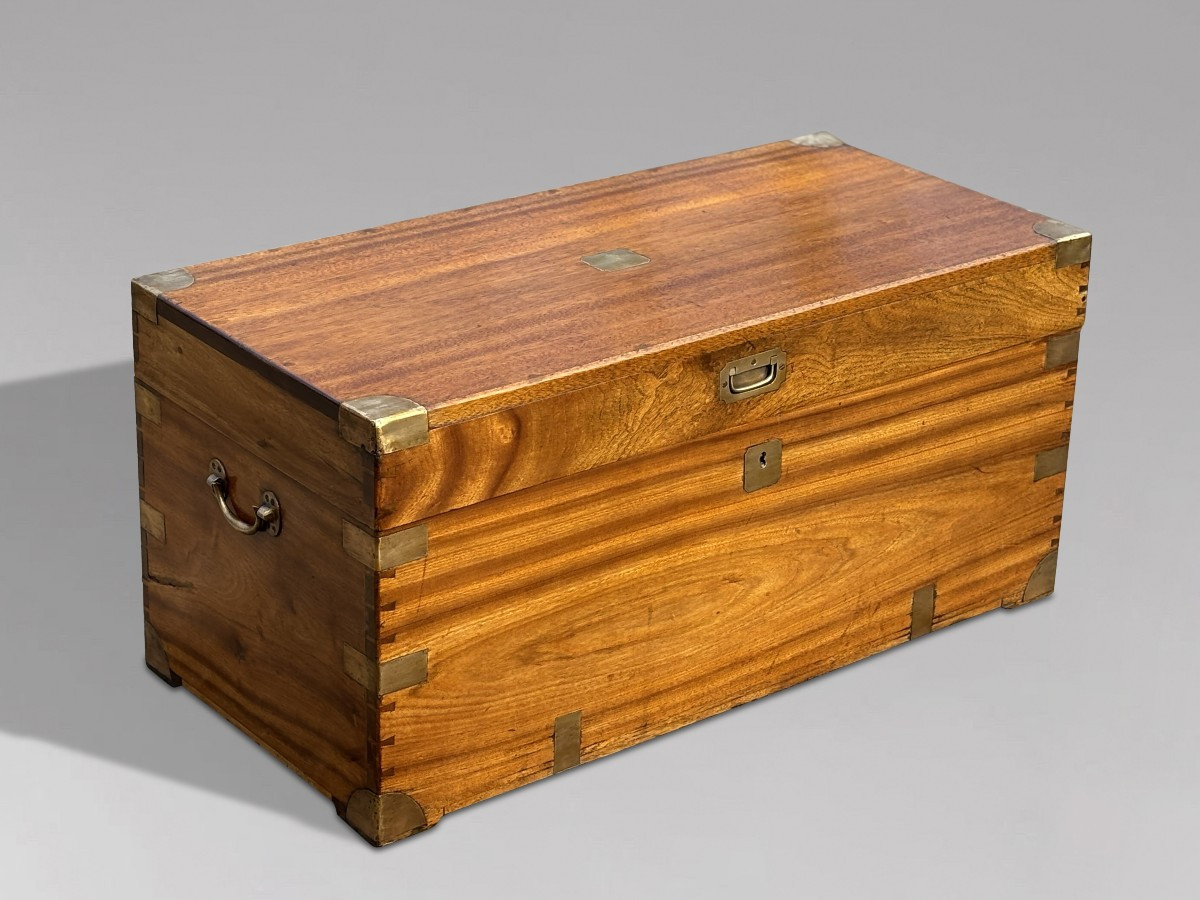 19ème Siècle, Malle de Voyage en Bois de Camphre