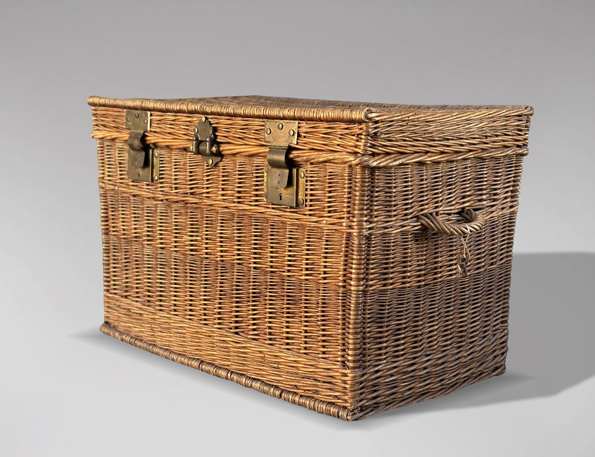 19ème Siècle, Grand Panier à Linge en Osier par Beaumont à Paris