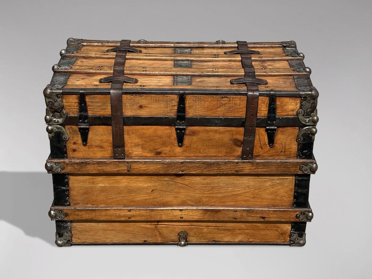 19th Century Victorian Period Pine Iron Bound Traveling Trunk-photo-4