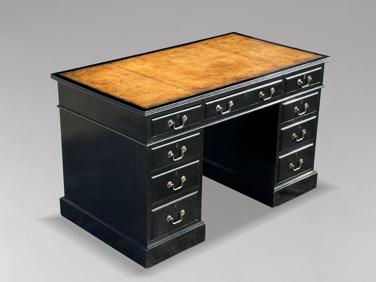 19ème Siècle, Bureau à Piédestal Laqué Noir 