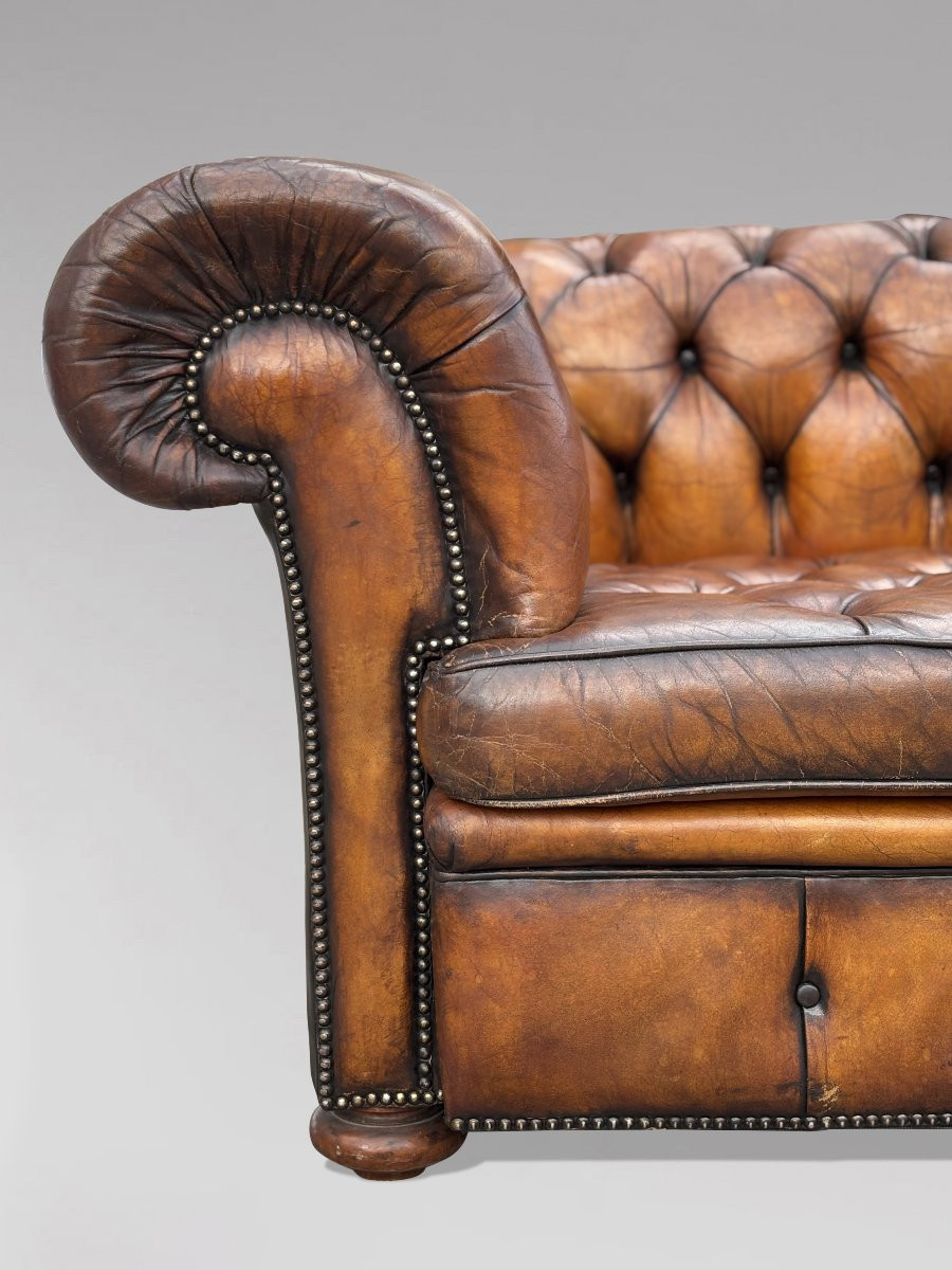 19th Century Victorian Period Brown Leather Chesterfield Sofa-photo-1