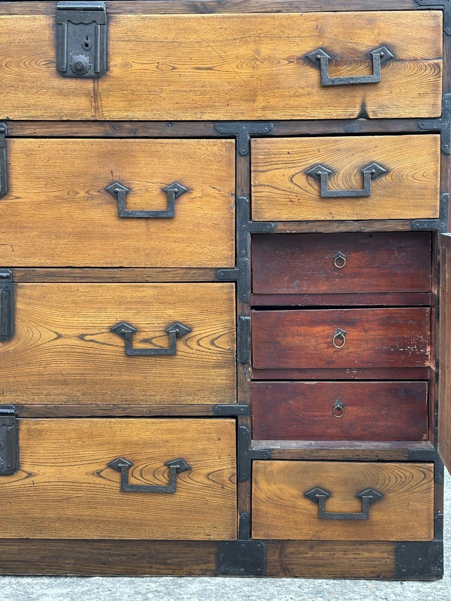 19th Century Late Meiji Japanese Keyaki Merchant Tansu Chest-photo-1