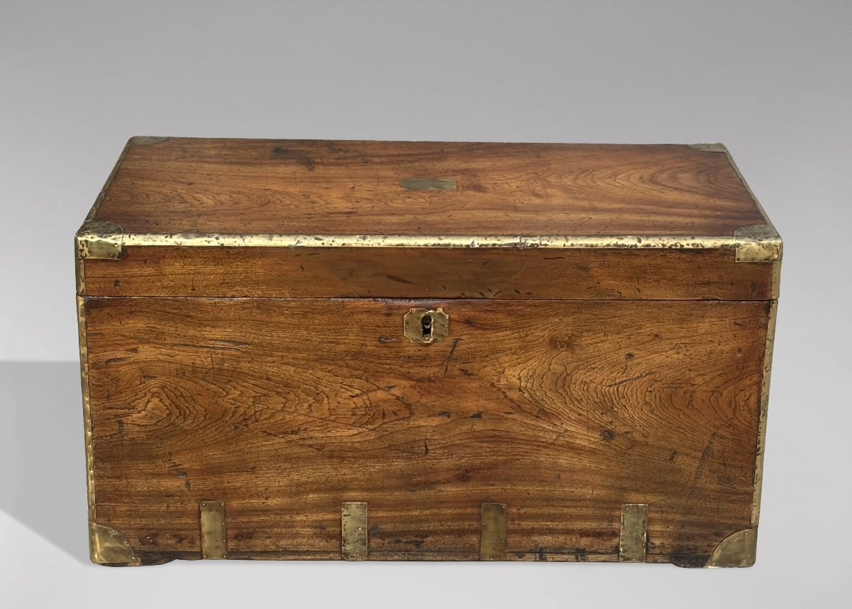 Large 19th Century Camphor Wood Campaign Trunk-photo-2
