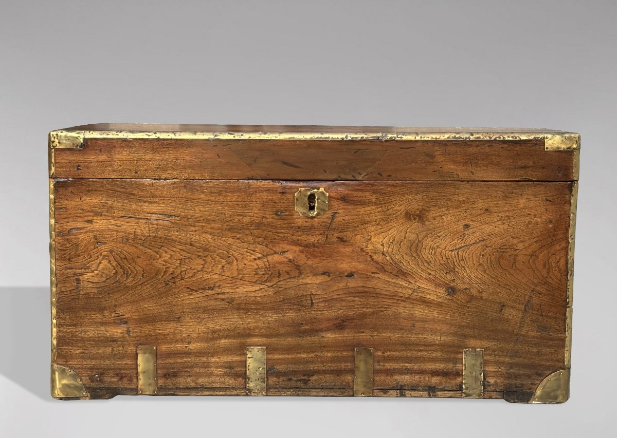 Large 19th Century Camphor Wood Campaign Trunk-photo-4