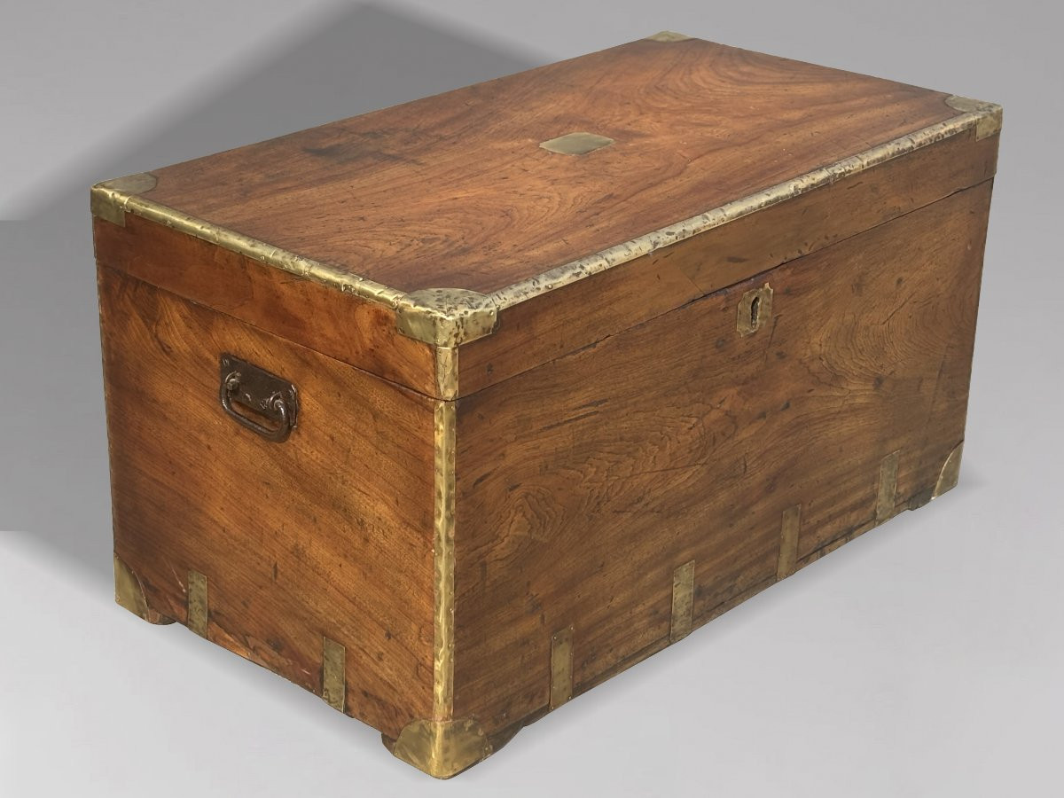 Large 19th Century Camphor Wood Campaign Trunk-photo-4