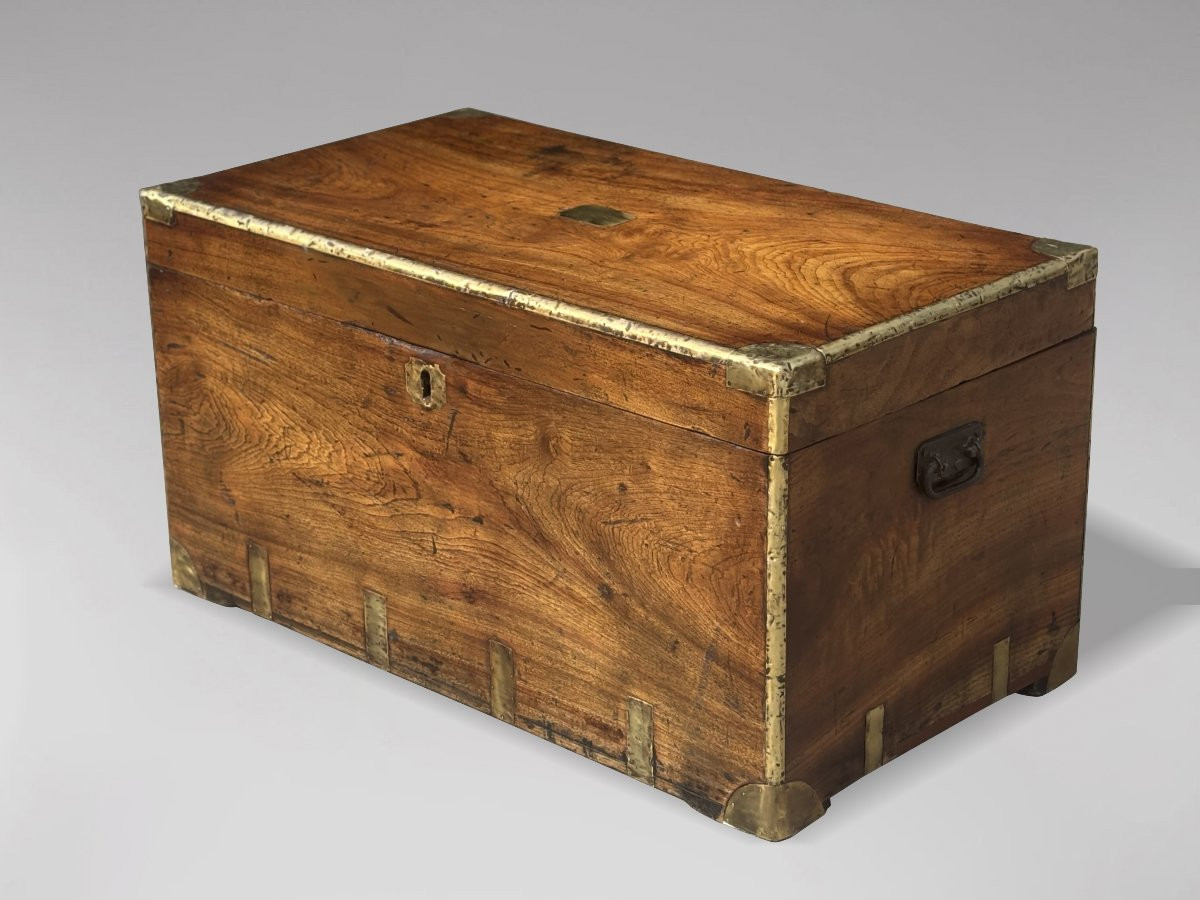 Large 19th Century Camphor Wood Campaign Trunk-photo-6