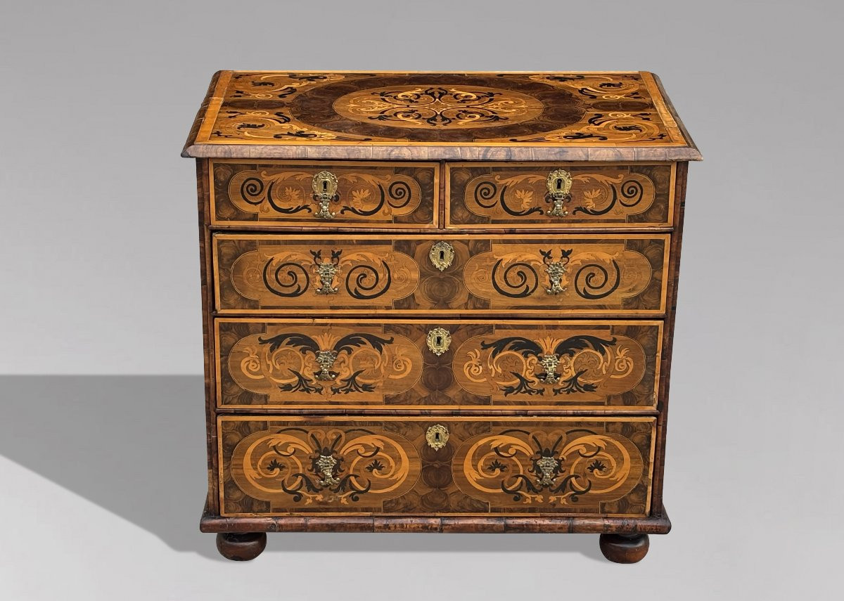 17th Century William & Mary Period Marquetry Inlaid Oyster Walnut Chest Of Drawers-photo-3