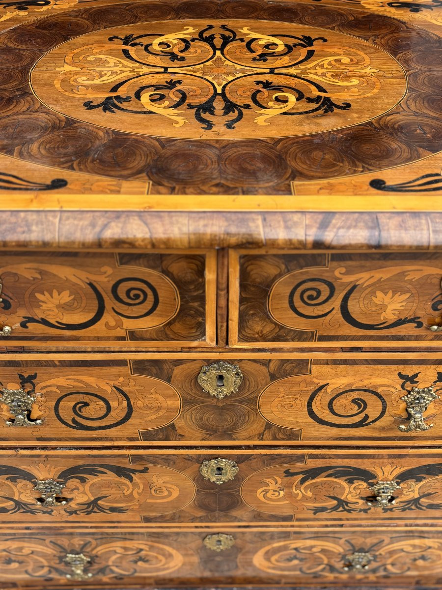 17th Century William & Mary Period Marquetry Inlaid Oyster Walnut Chest Of Drawers-photo-2