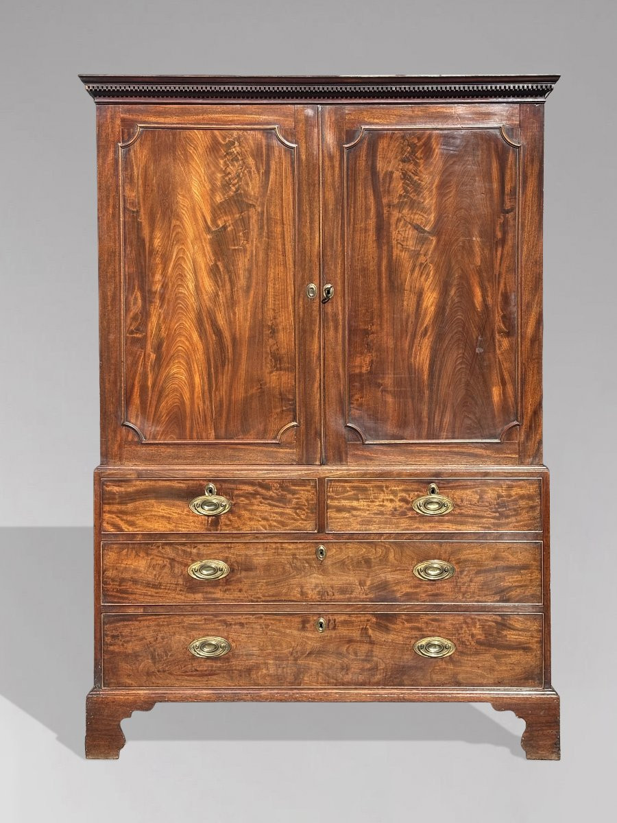 18th Century George III Period Mahogany Linen Press-photo-2