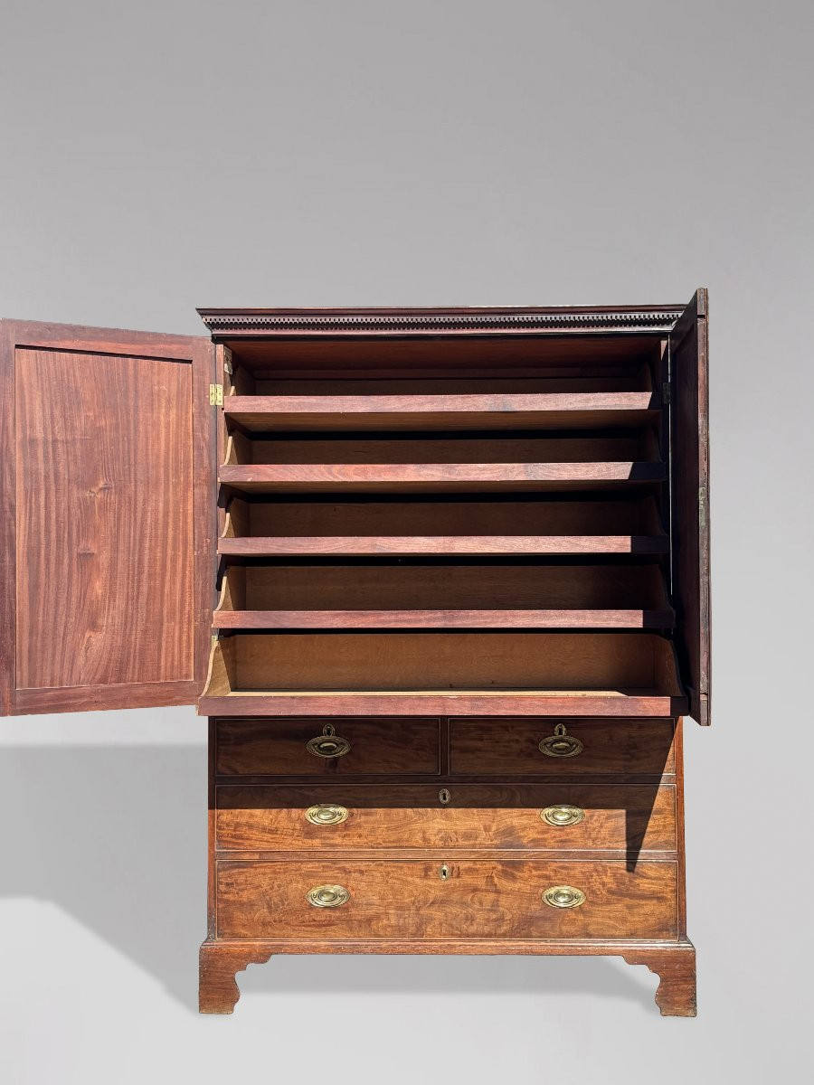 18th Century George III Period Mahogany Linen Press-photo-4