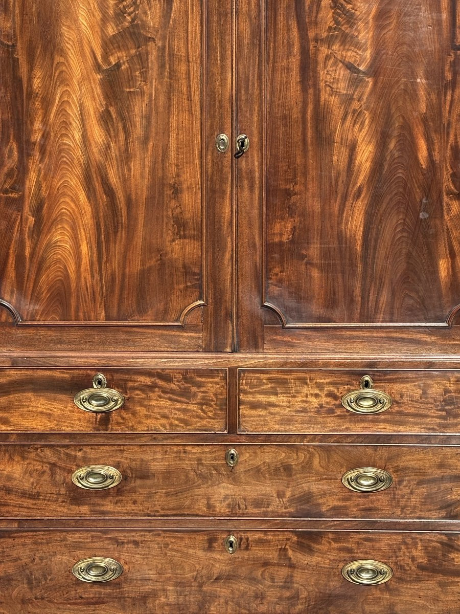 18th Century George III Period Mahogany Linen Press-photo-2