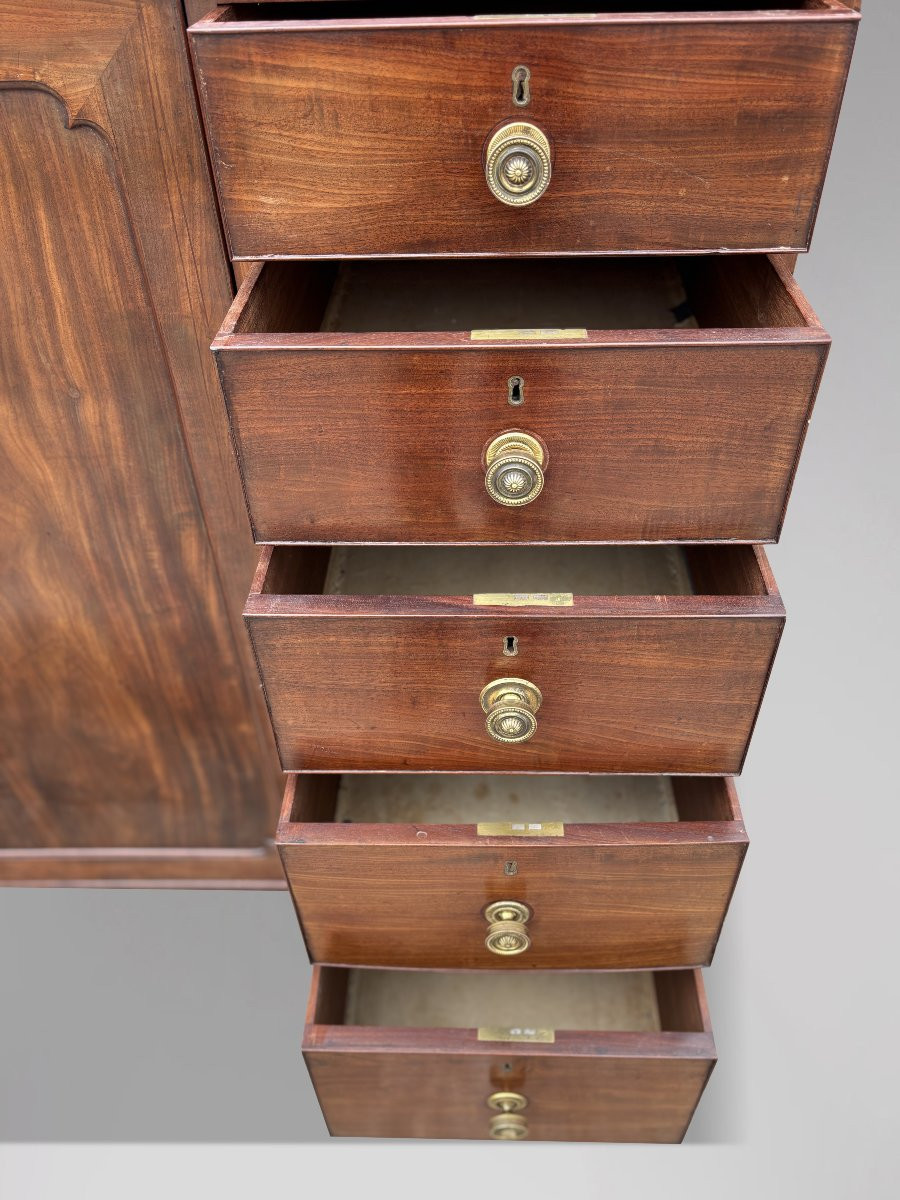 18th Century George III Period Mahogany Low Gentleman's Press Cupboard-photo-3