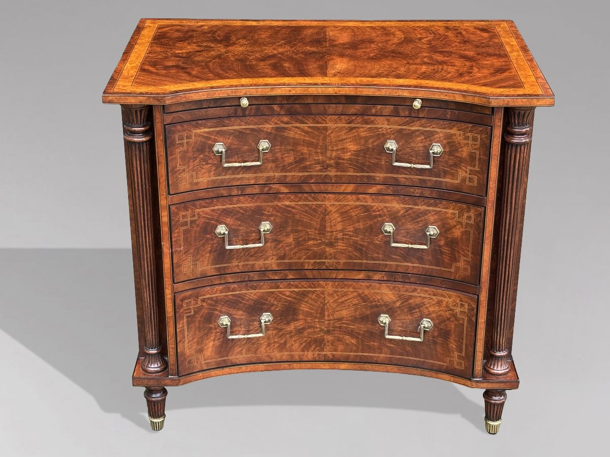 1980's Quality Walnut Inlaid Dresser By Brights Of Nettlebed-photo-4
