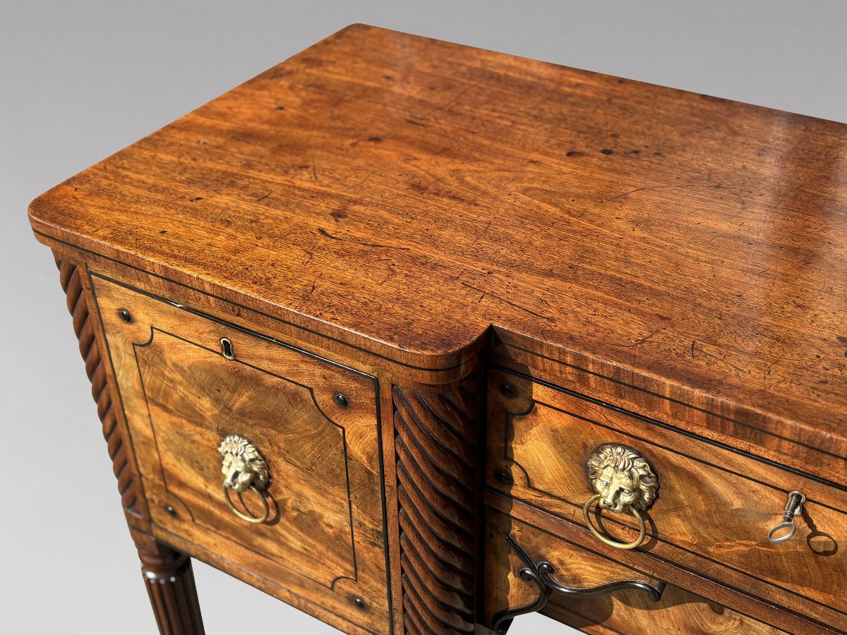 Début 19ème Siècle, Buffet en Acajou à Incrustations d’Ébène, Période George IV-photo-1