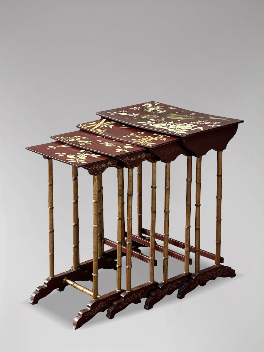 19ème Siècle, Ensemble de Quatre Tables Gigognes Peintes aux Motifs Floraux-photo-2