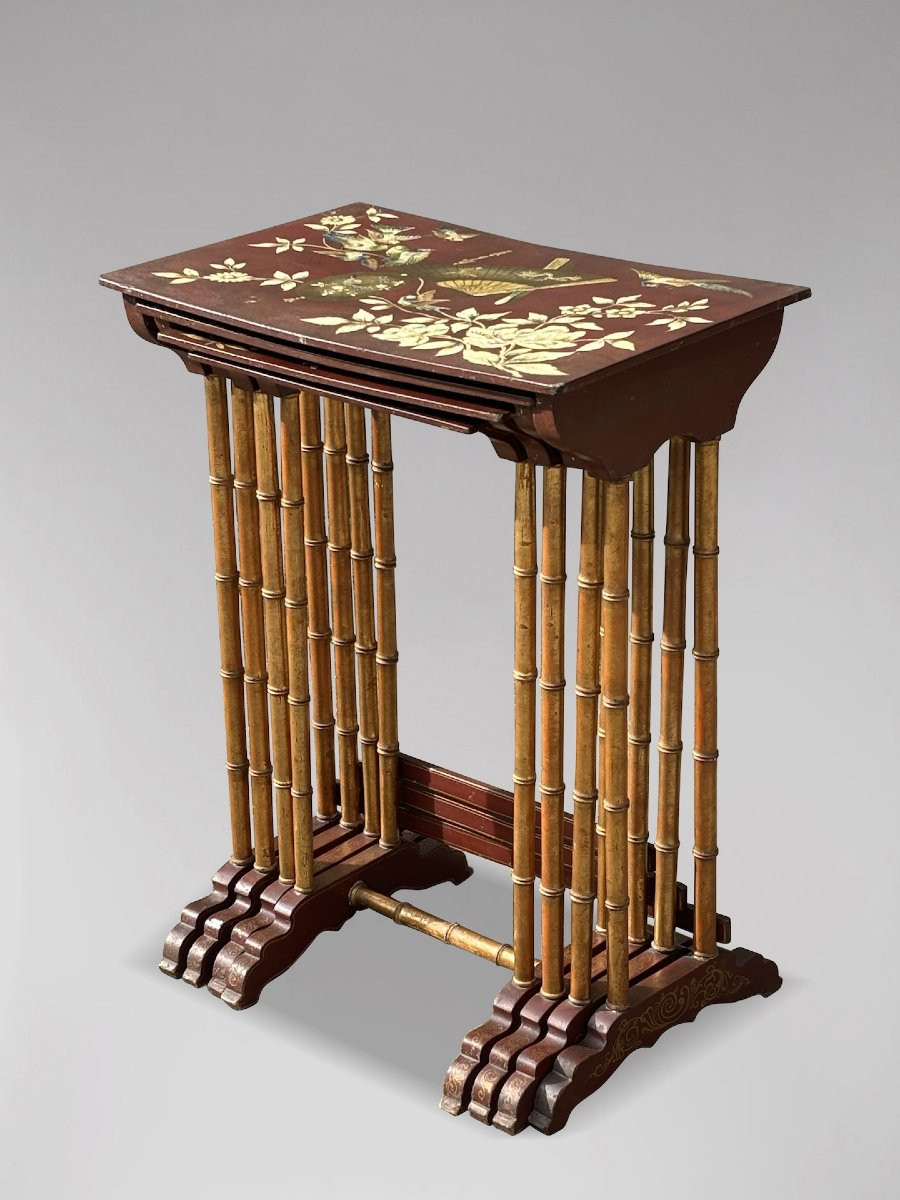 19ème Siècle, Ensemble de Quatre Tables Gigognes Peintes aux Motifs Floraux-photo-3