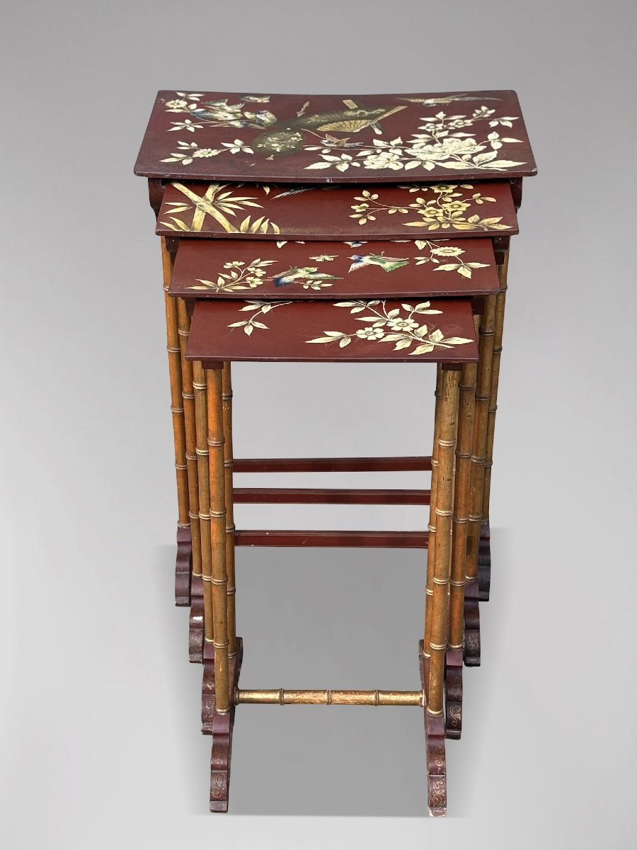 19ème Siècle, Ensemble de Quatre Tables Gigognes Peintes aux Motifs Floraux-photo-4