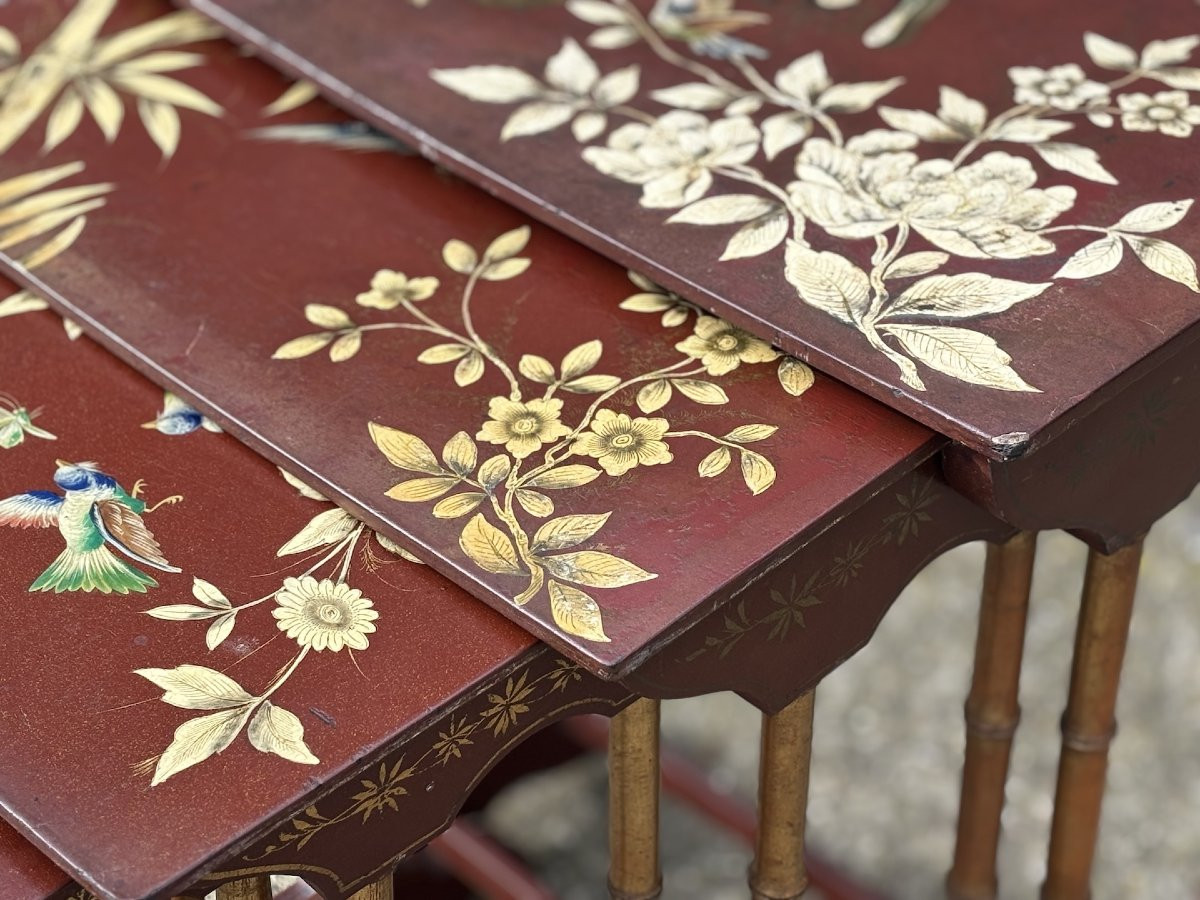 19ème Siècle, Ensemble de Quatre Tables Gigognes Peintes aux Motifs Floraux-photo-2