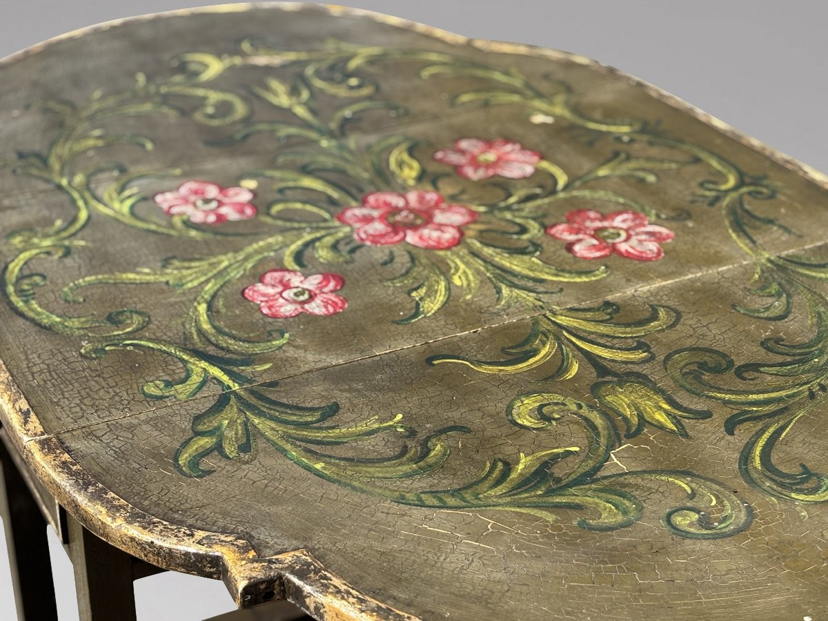 Early 20th Century Italian Green Painted Drop-leaf Dining Table-photo-4