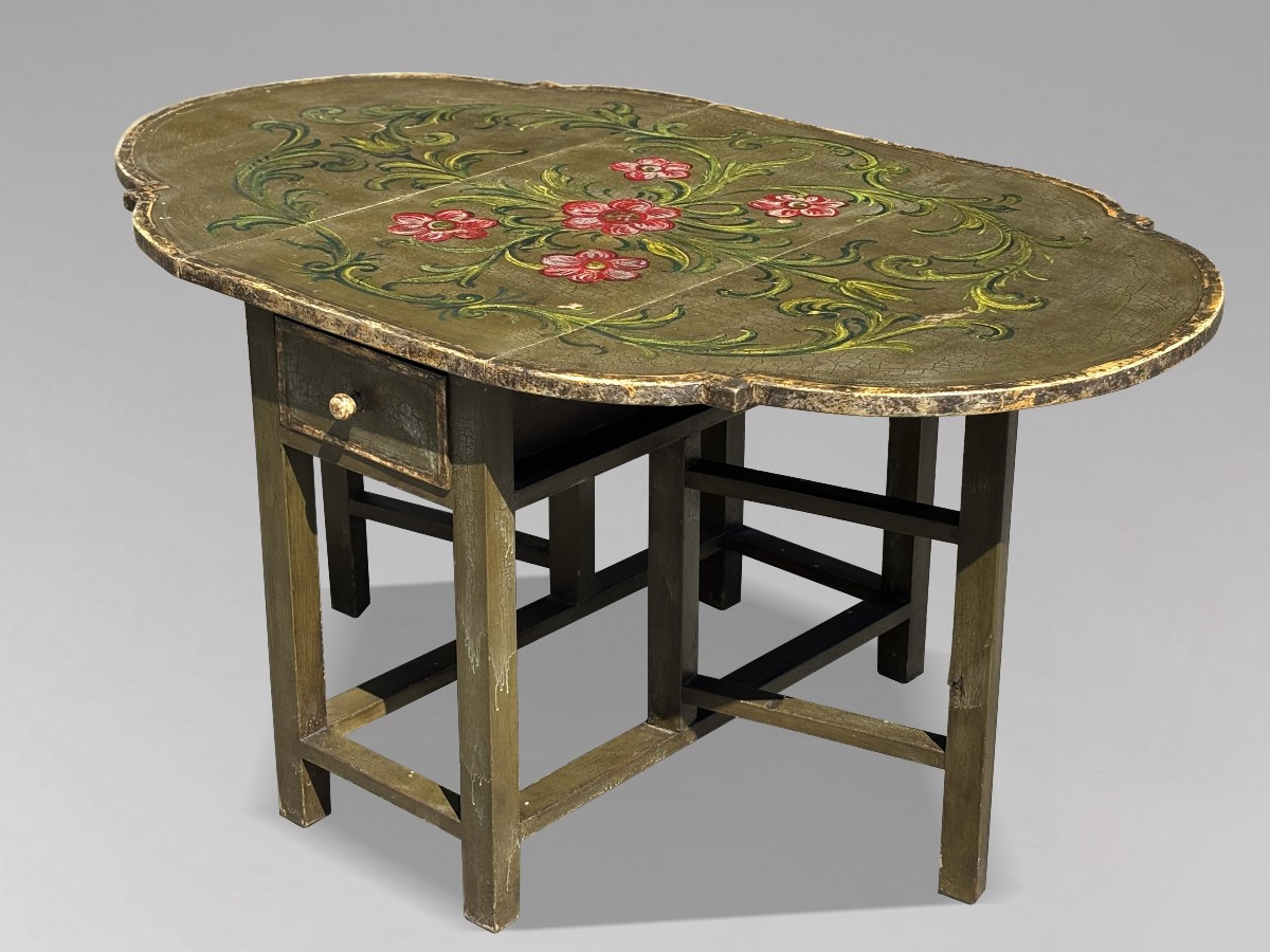 Early 20th Century Italian Green Painted Drop-leaf Dining Table