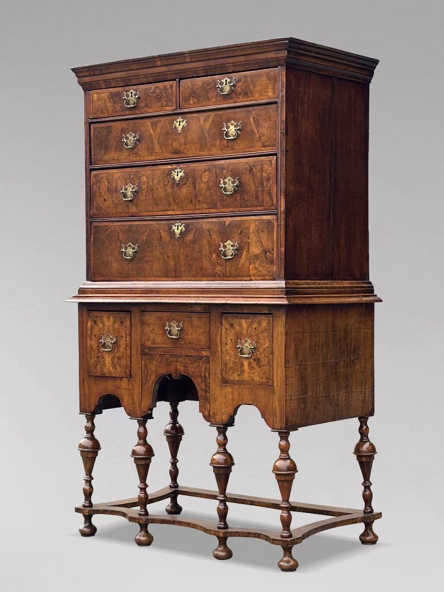 Early 18th Century Queen Anne Period Burr Walnut Chest-on-stand-photo-4